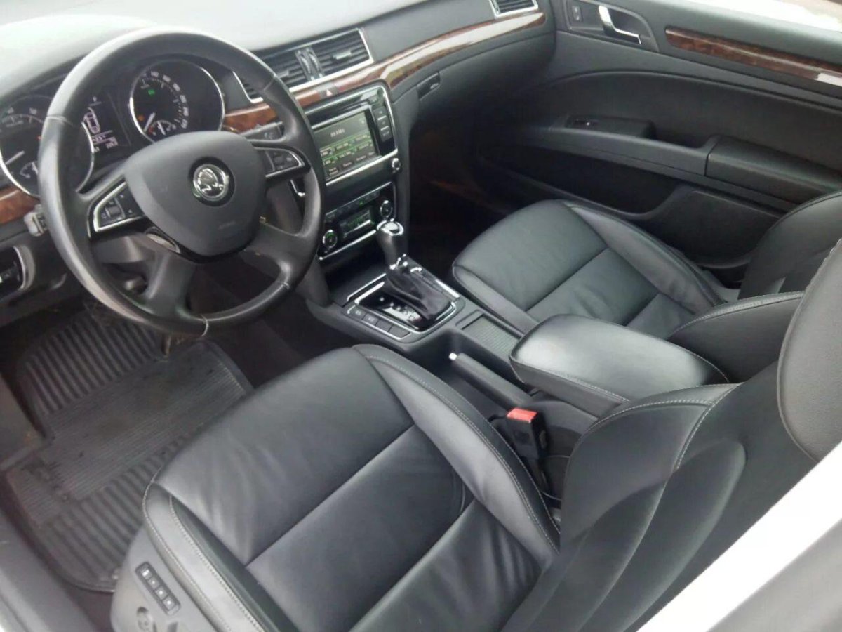 Шкода Суперб 2 салон