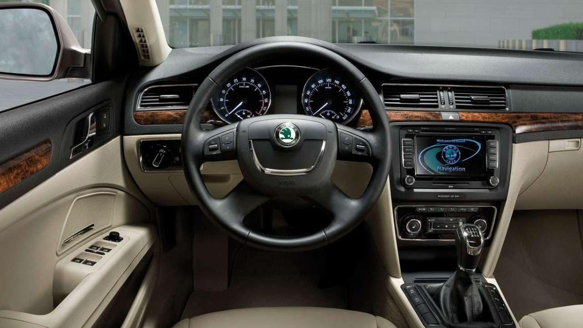 Шкода Суперб 2 салон