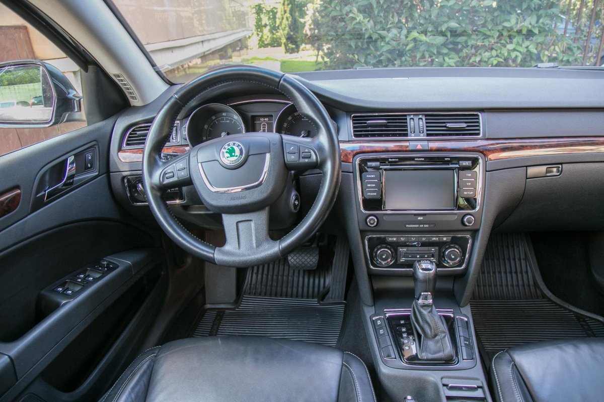 Шкода Суперб салон