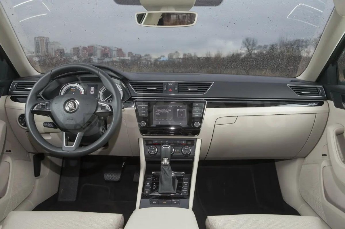 Школа Суперб 2018 год фото водительского места