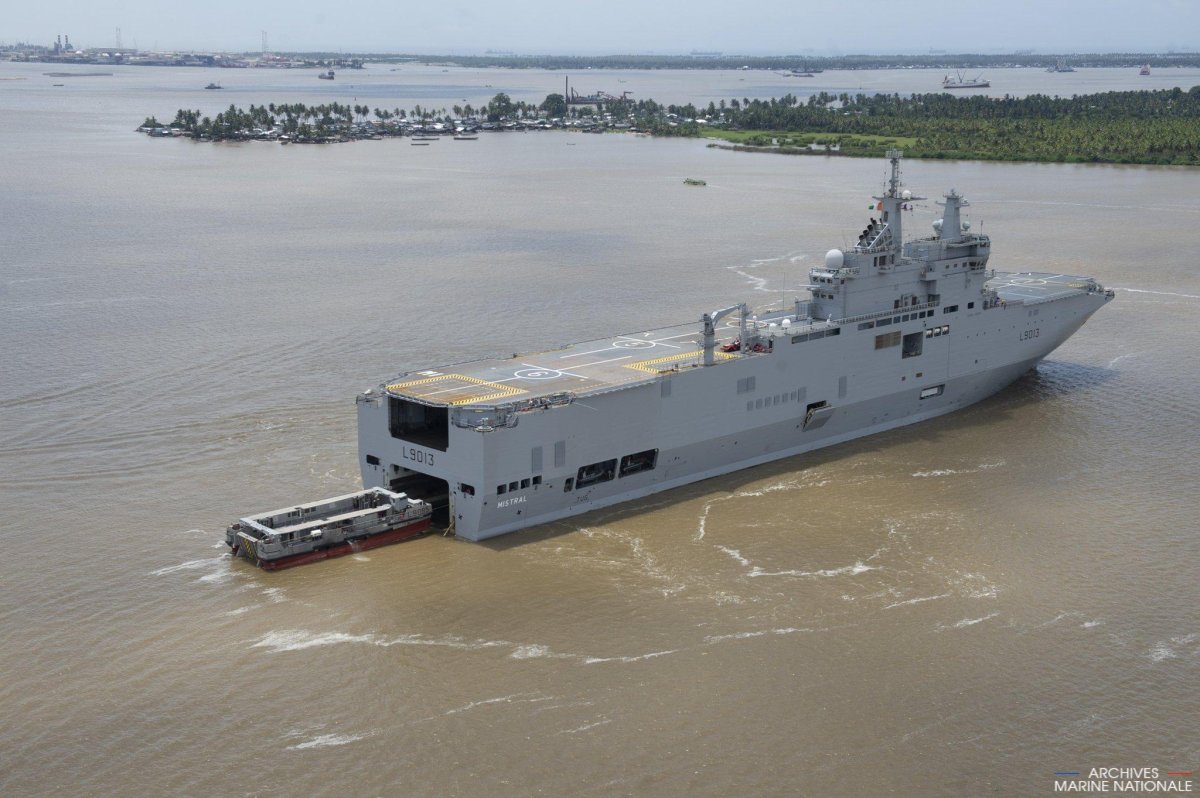 Десантный корабль США