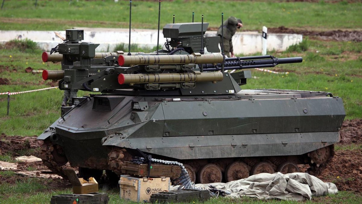 Боевой робототехнический комплекс "Уран-9"