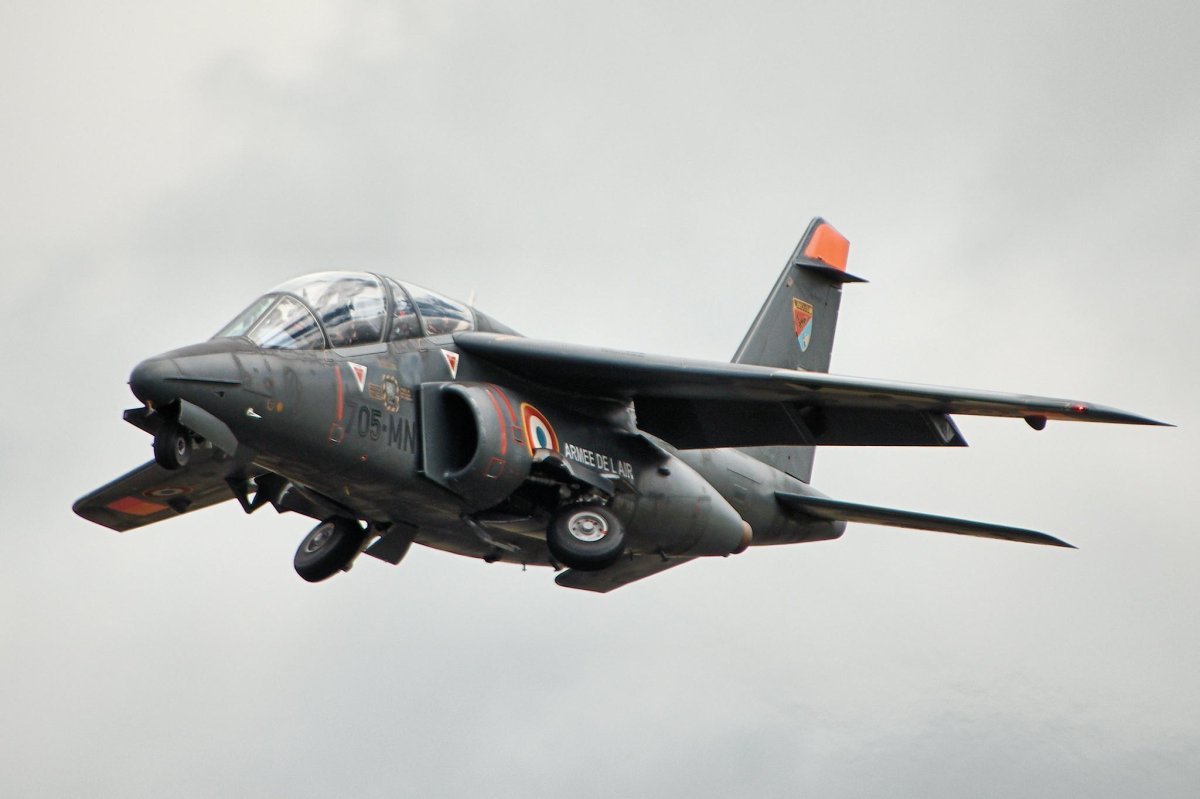 Самолёт УТС Alpha Jet