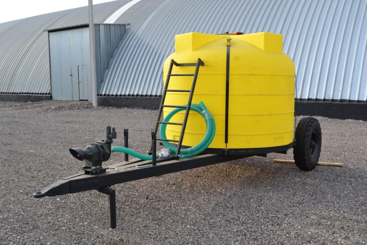 Опрыскиватель садовый прицепной вентиляторный ОПВ 2000