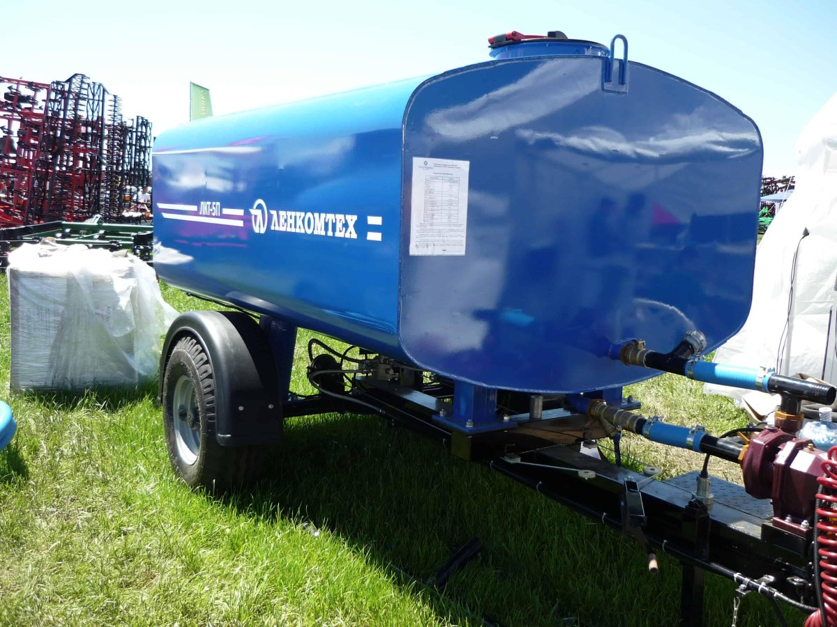 Полуприцеп поливомоечный ЛКТ-5п