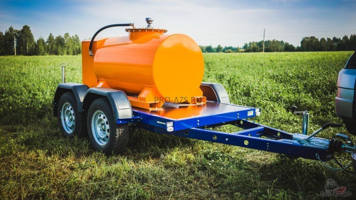 Прицеп топливозаправщик 950 литров