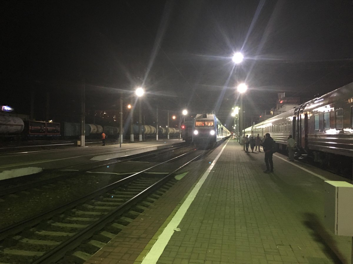 Прибывающий поезд Ангарск