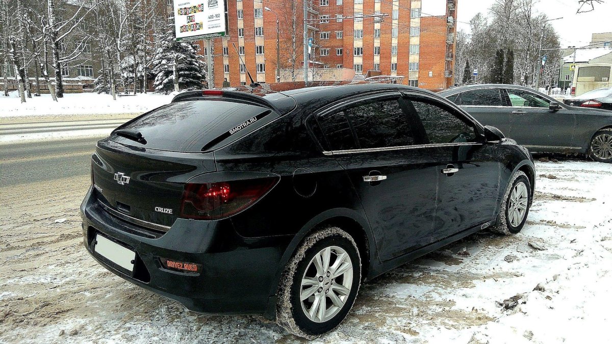 Шевроле Круз хэтчбек черный