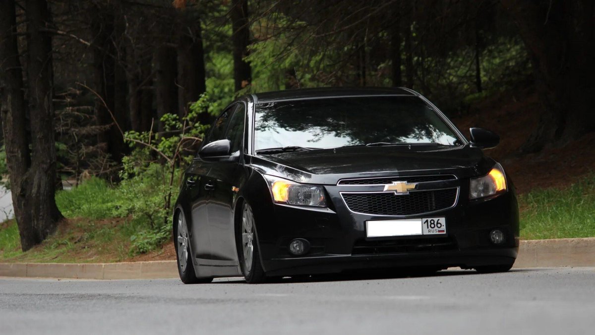 Шевроле Круз черный седан