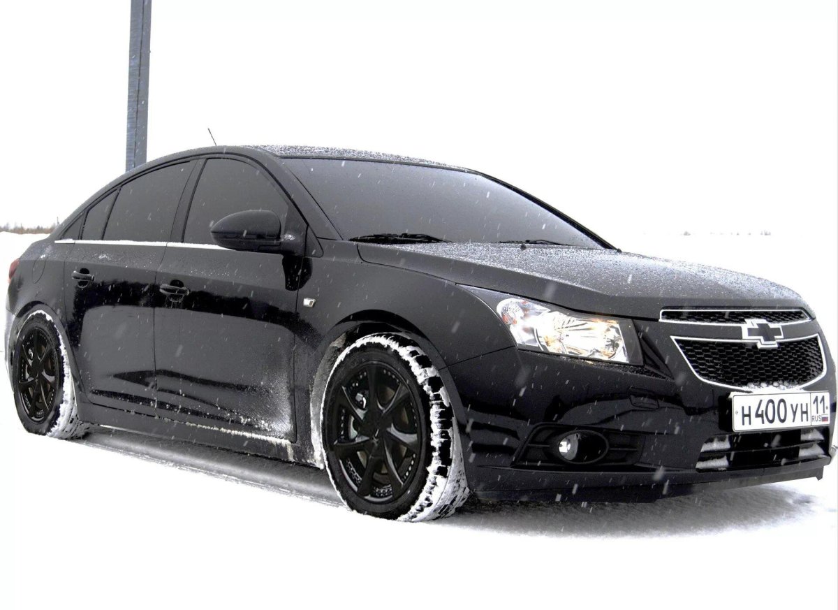 Шевроле Круз черный тонированный седан