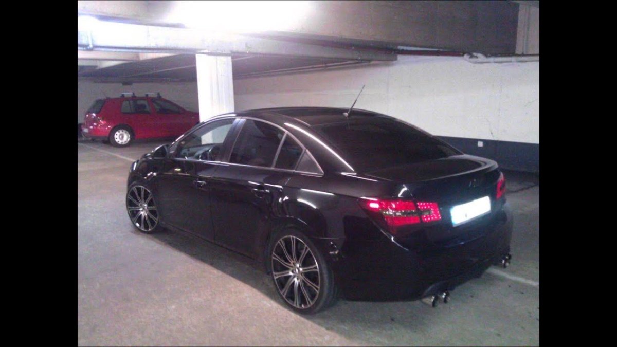 Шевроле Круз черный седан