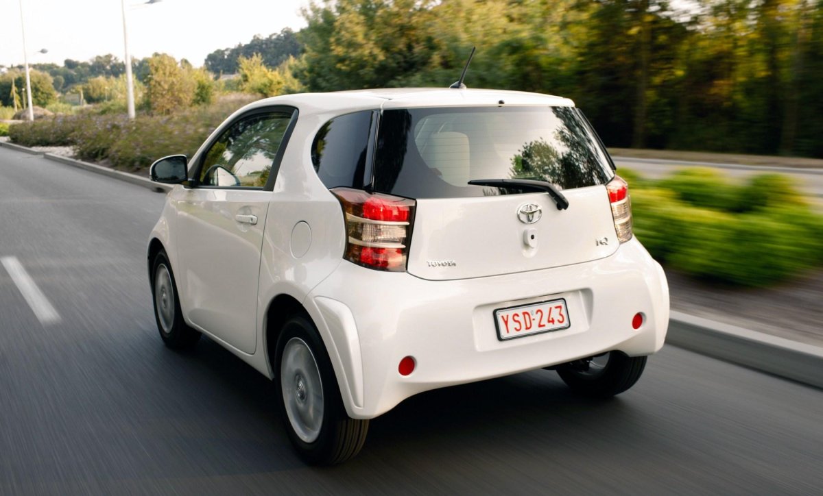 Toyota IQ 1.0