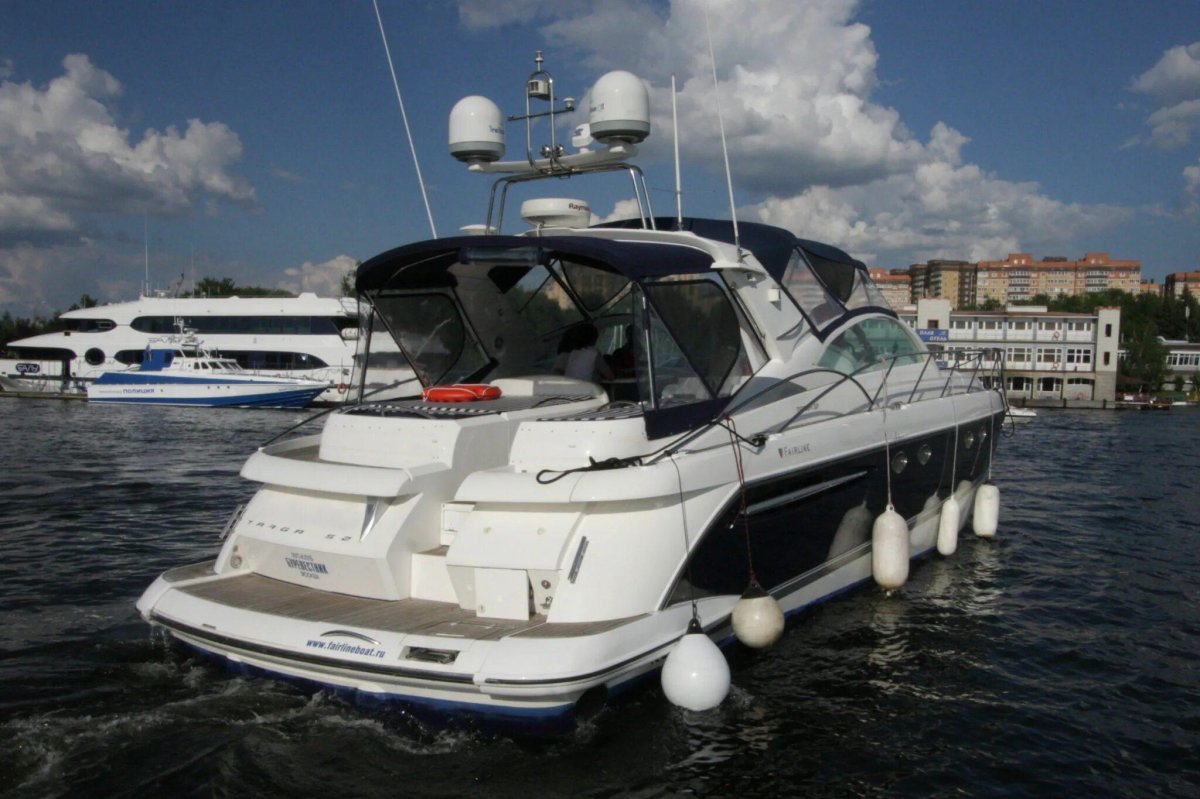 Яхта в Москве