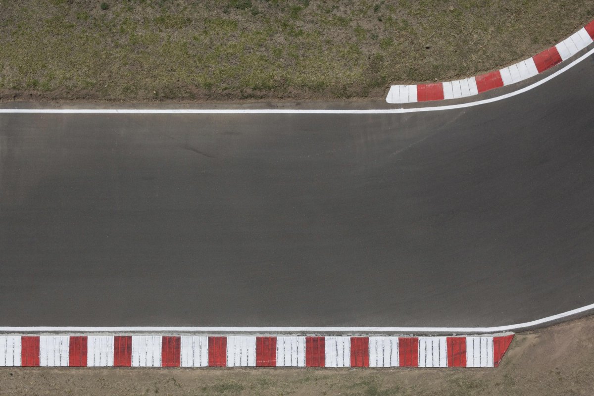 Поребрики гоночной трассы