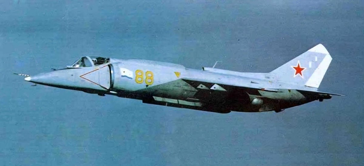 Самолет як-38м