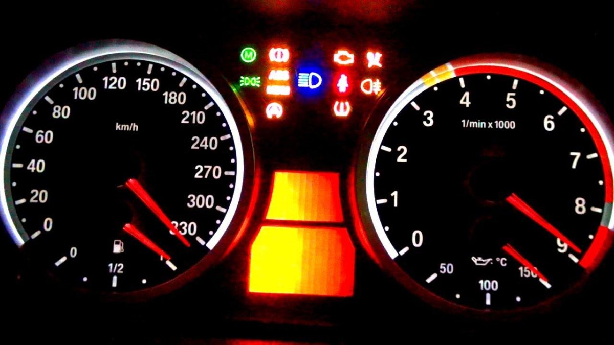 Спидометр БМВ 300км