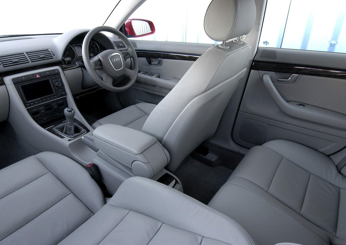 Audi a4 2005 салон