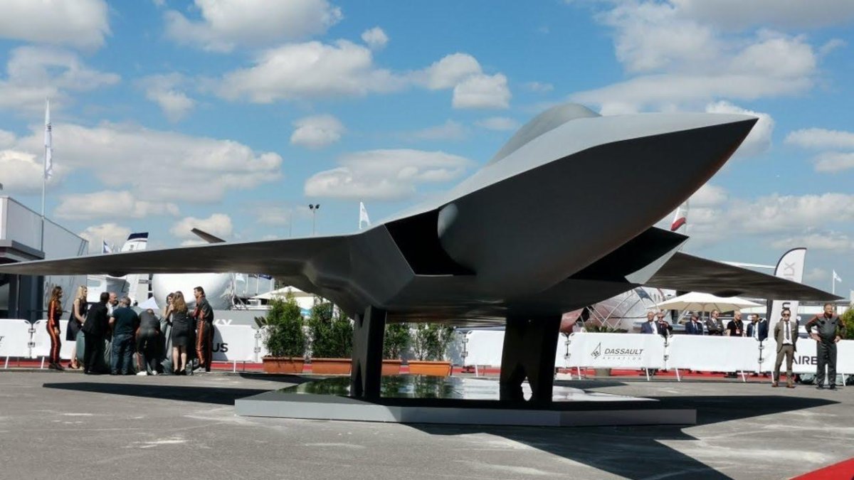 Ле Бурже истребитель 5 поколения