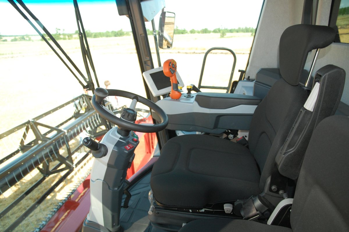 Акрос 595 плюс кабина