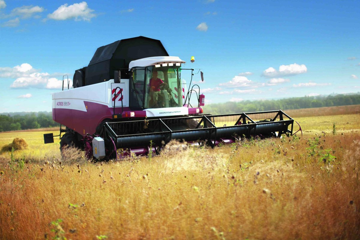 Комбайн Ростсельмаш Акрос 595
