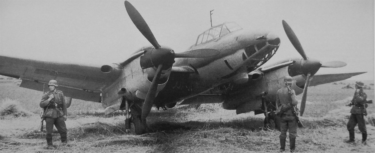 Пе-2 бомбардировщик