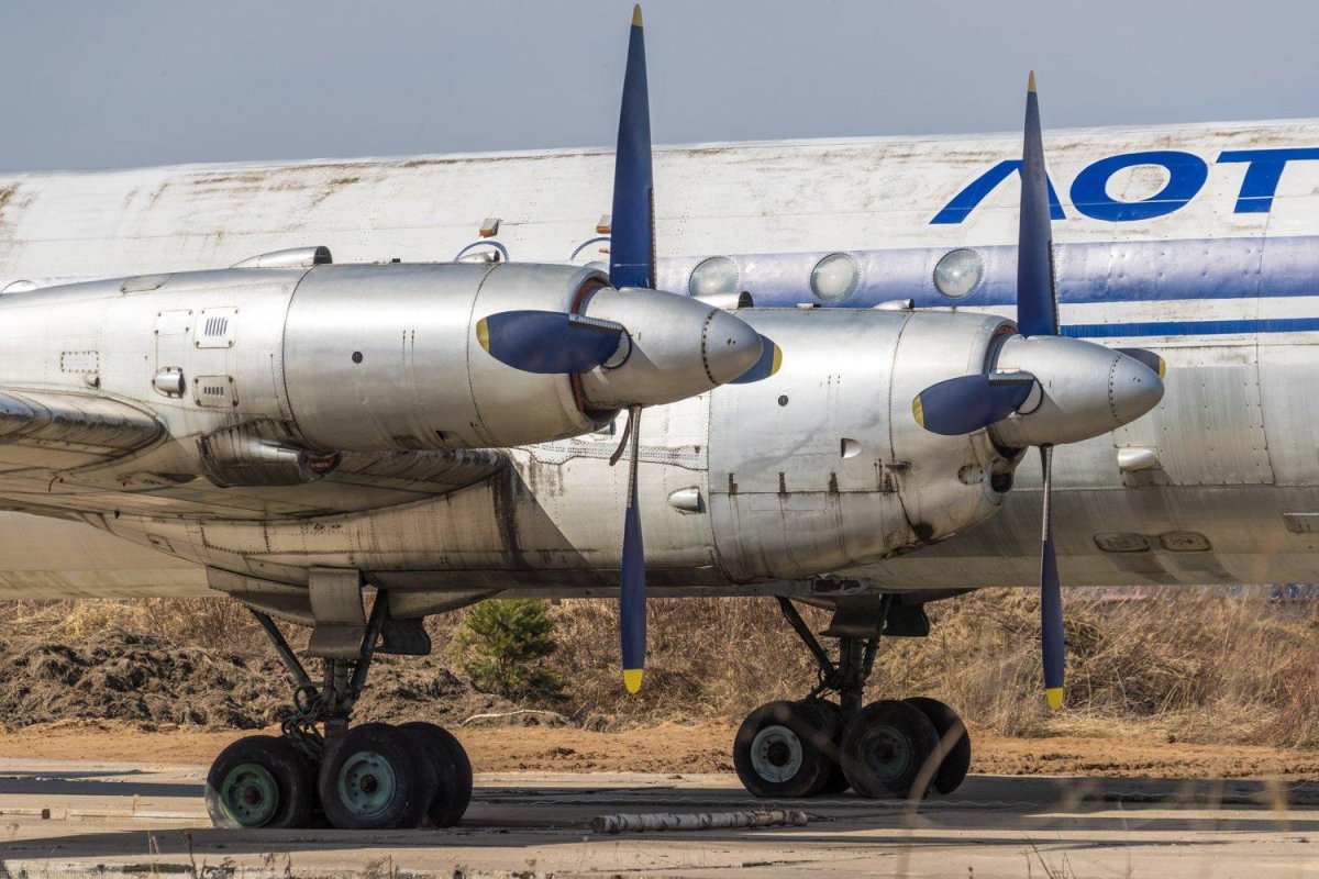 Турбовинтовой самолет ил 18