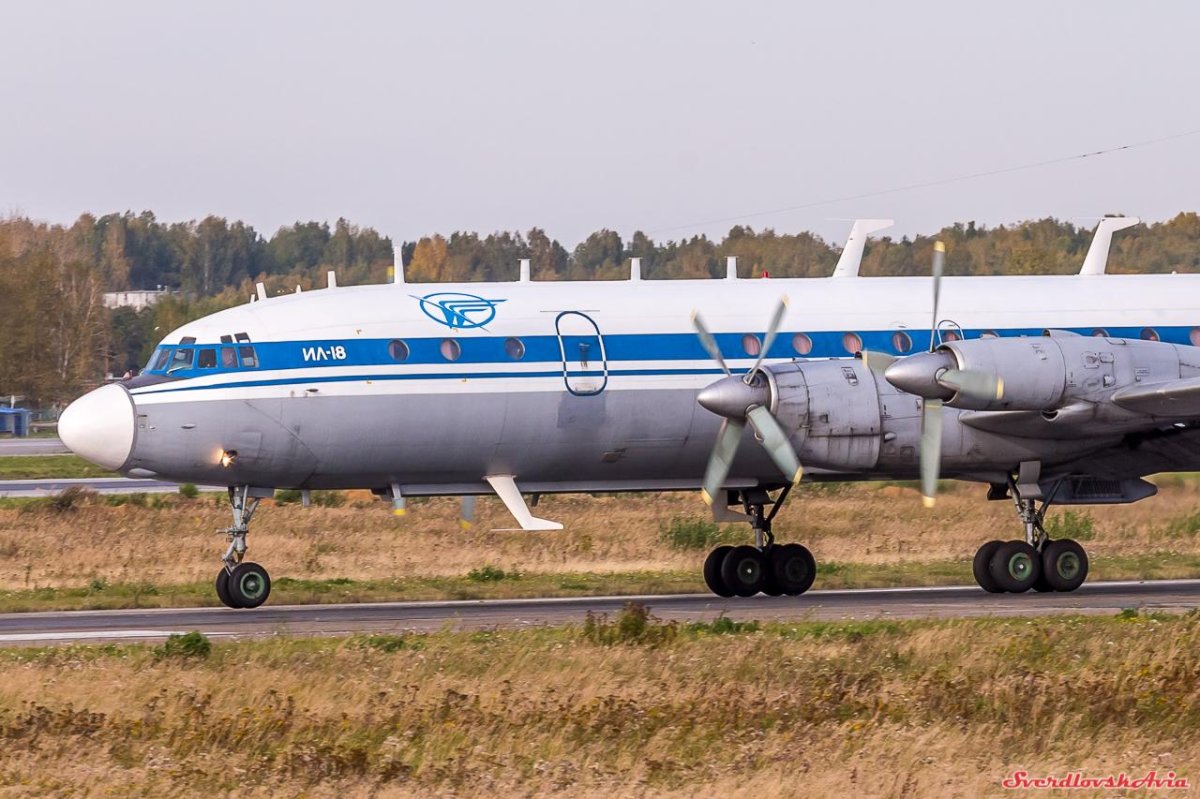 Ил 18 75713