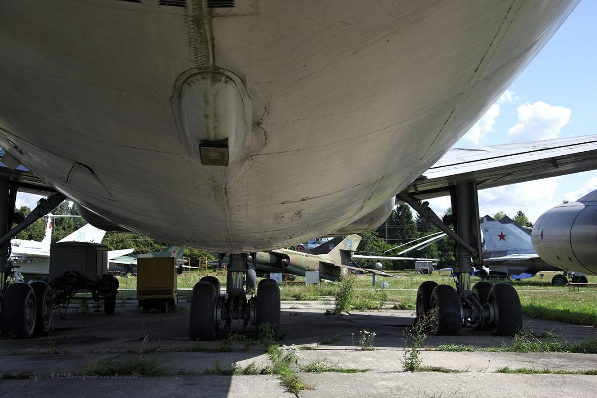 Шасси самолета ил-18