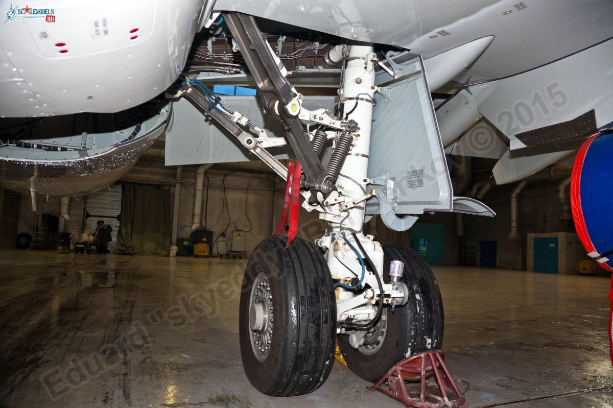 Стойка шасси сухой Суперджет-100