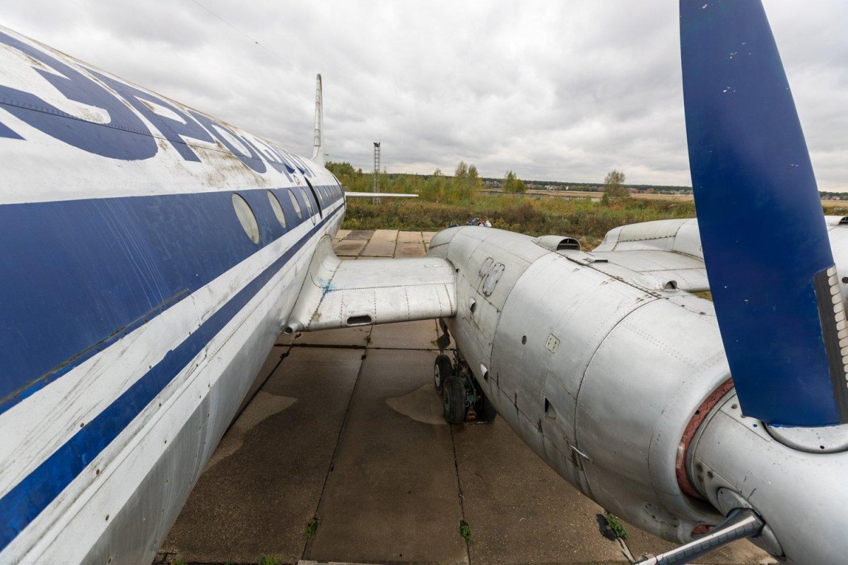 Турбовинтовой самолет ил 18