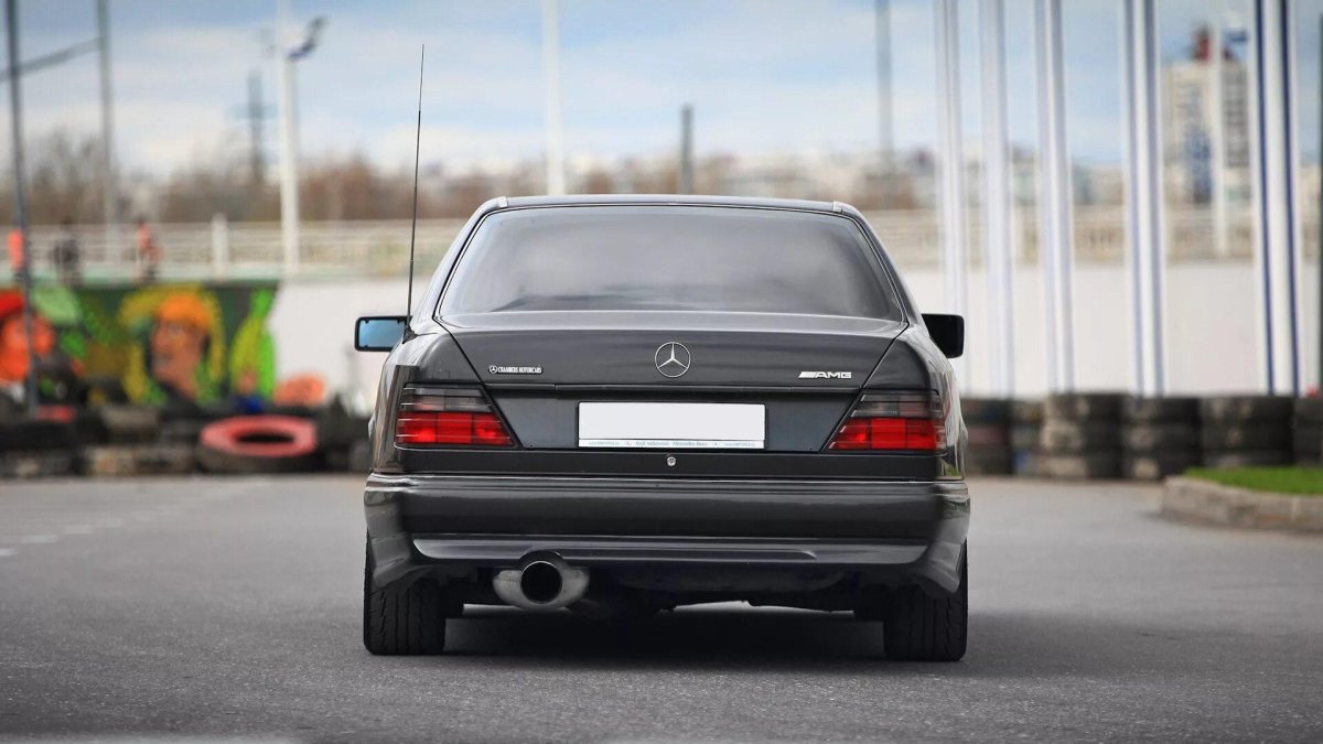 Мерседес Бенц w124 e500