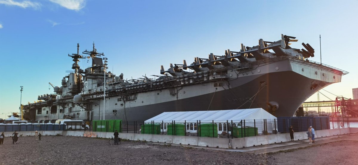 Военный корабль ВМС США USS Kearsarge