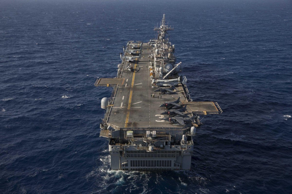 USS «Эссекс» (LHD-2)