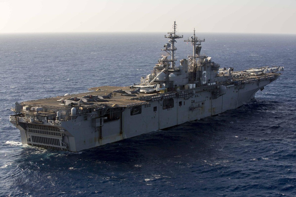 USS «Эссекс» (LHD-2)