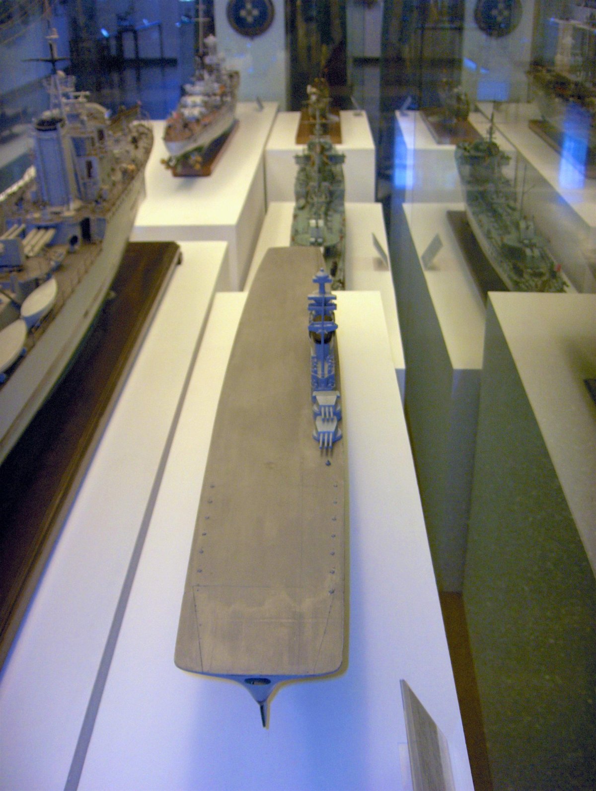 Имперо линкор