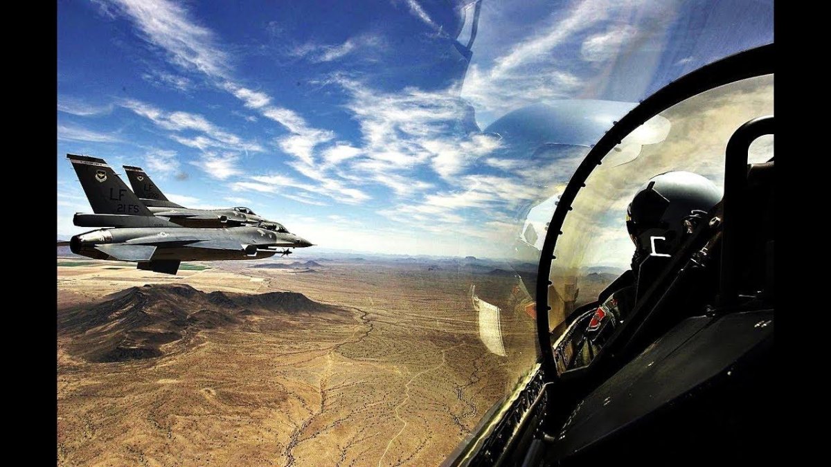 F 16 истребитель кабина