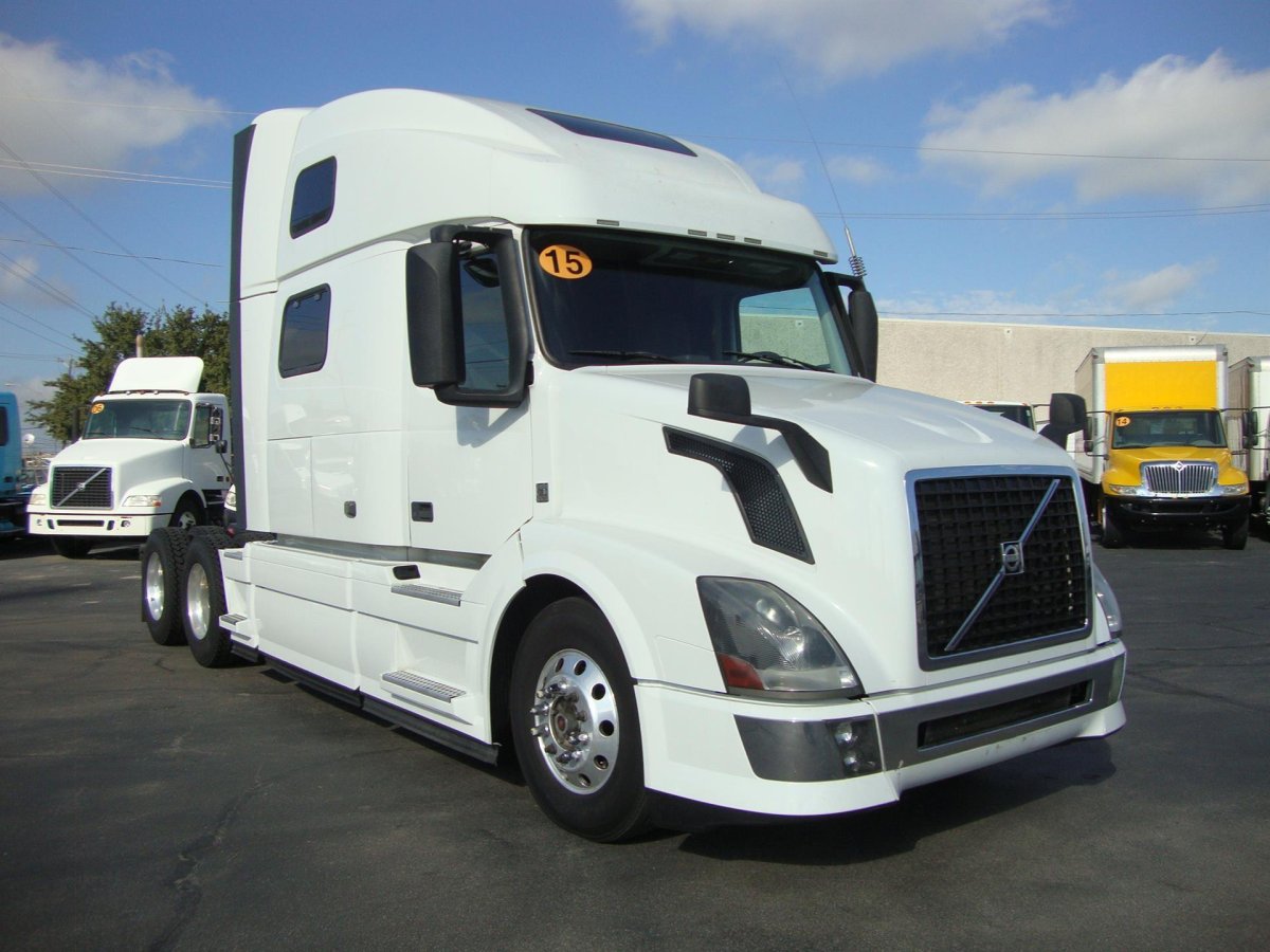 Volvo VNL 780 2015