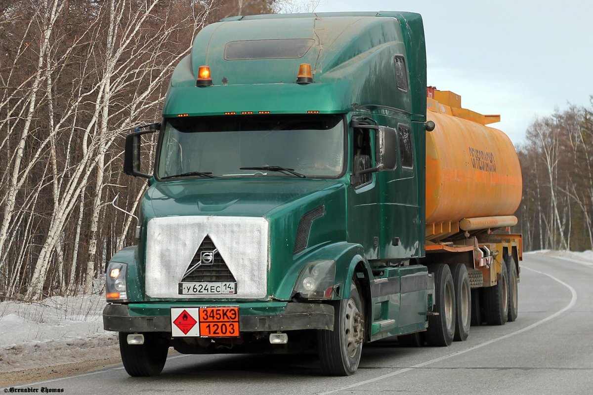 Вольво бензовоз