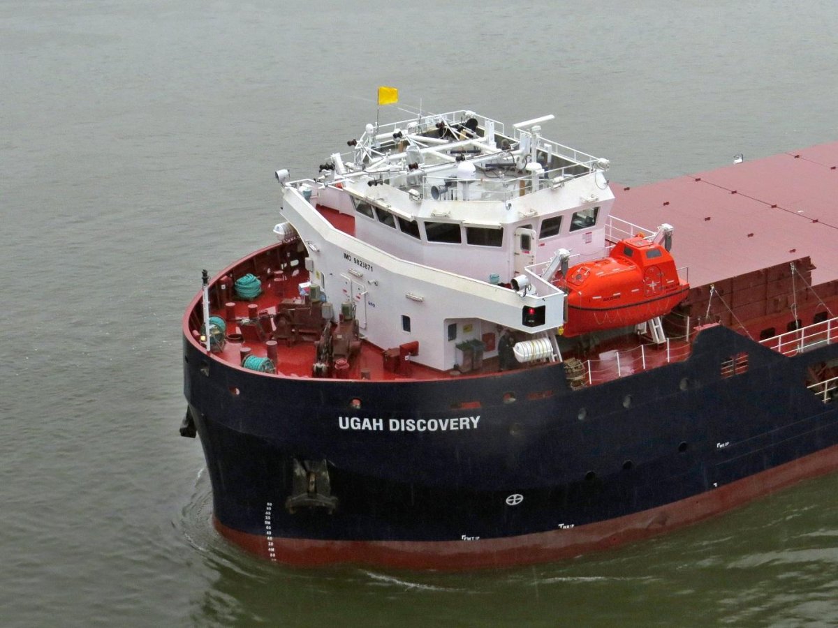 Ugah Discovery судно