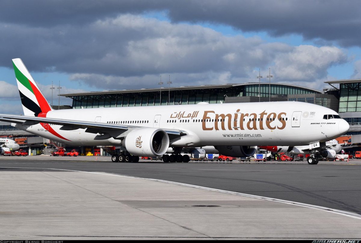 Боинг 777 Emirates