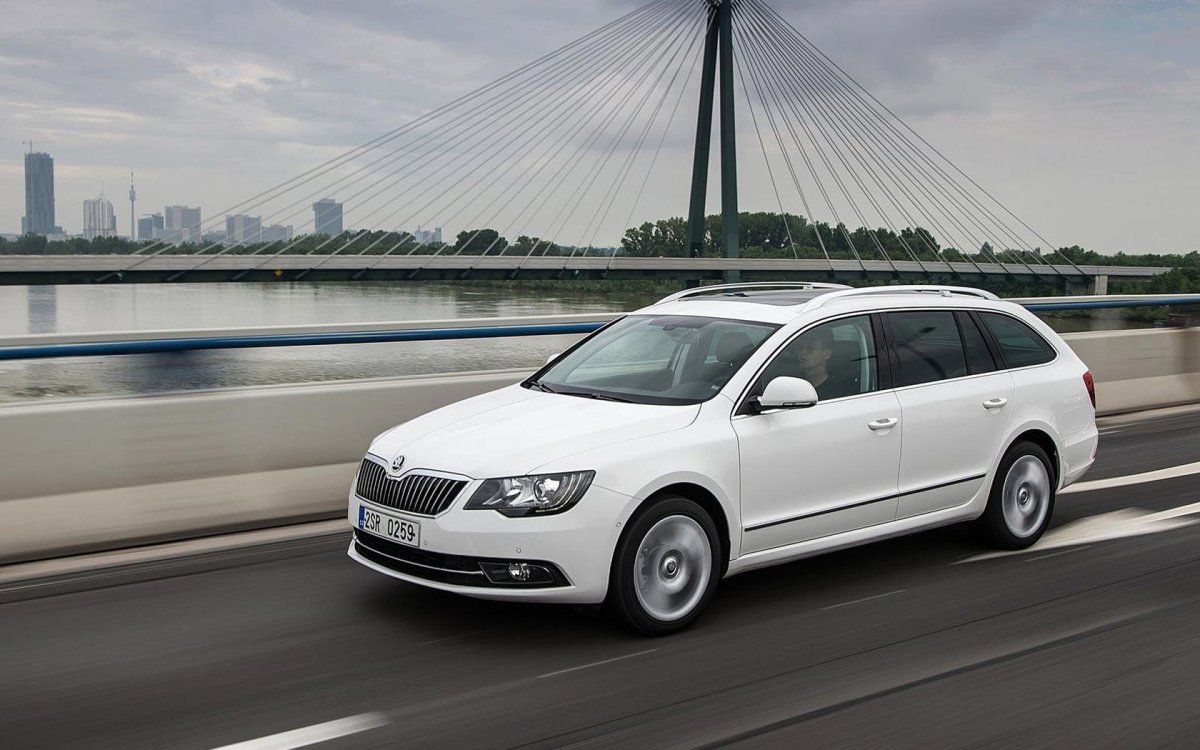 Шкода Суперб универсал 2013