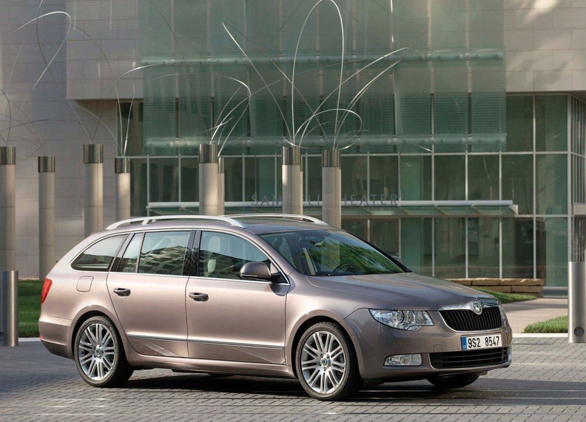 Шкода Суперб 2