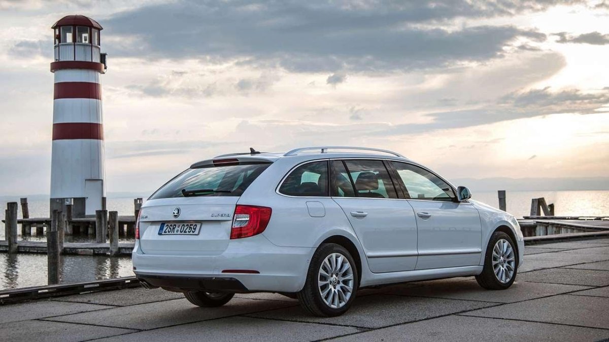 Шкода Суперб универсал 2013