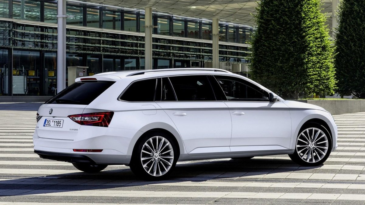 Škoda Superb 2021 универсал