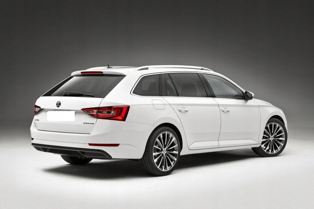Škoda Superb 2022 универсал