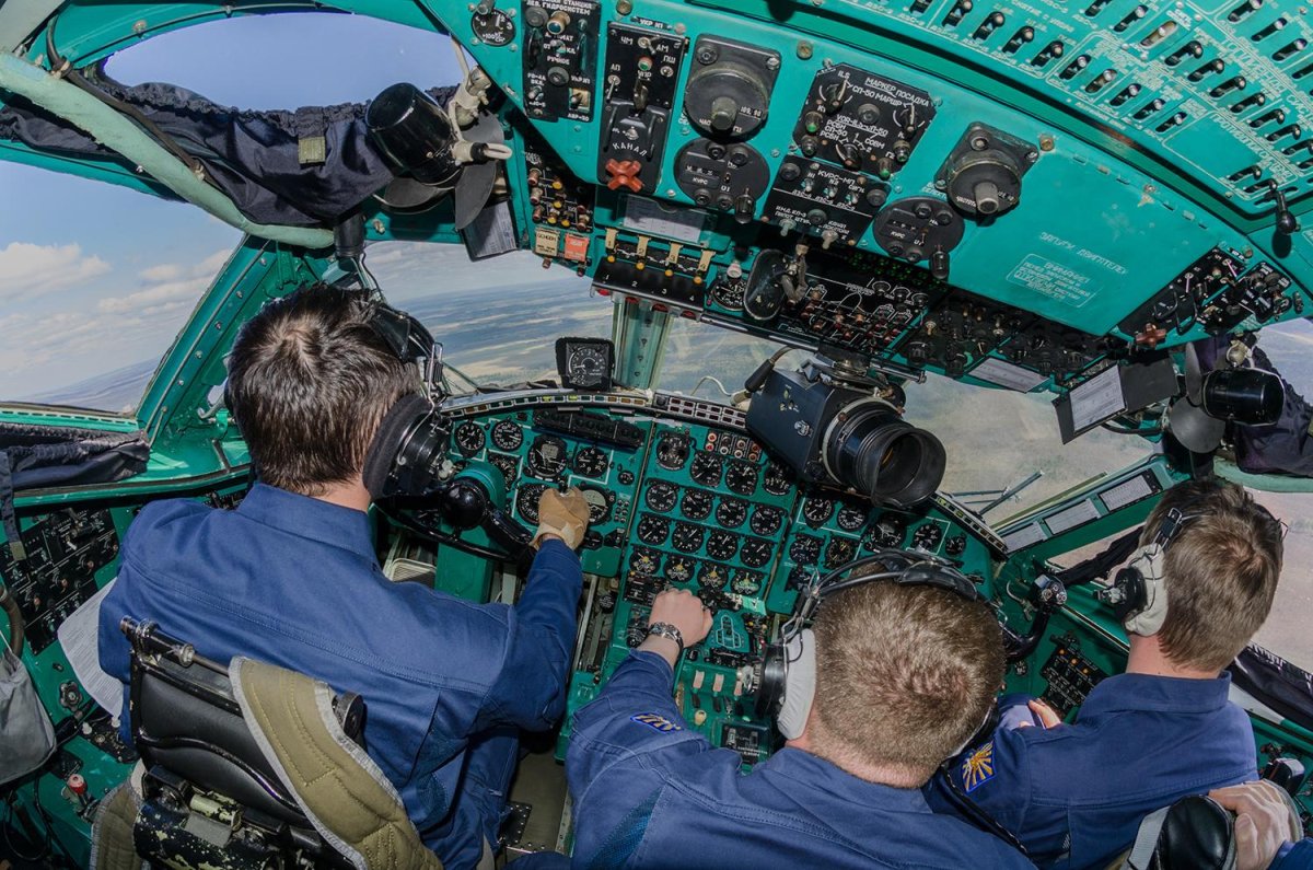 АН-22 кабина пилотов