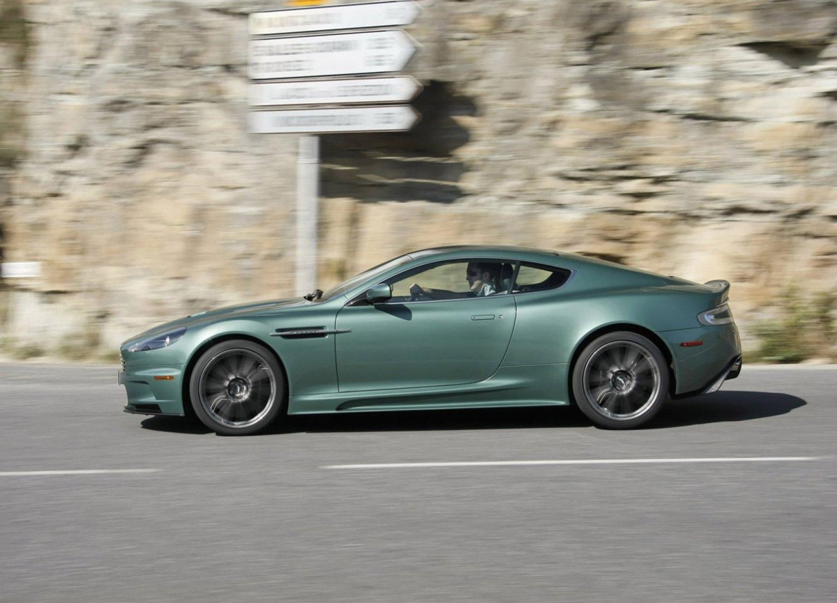 Астон Мартин ДБС 2008