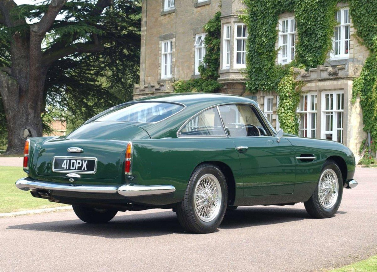 Aston Martin db4