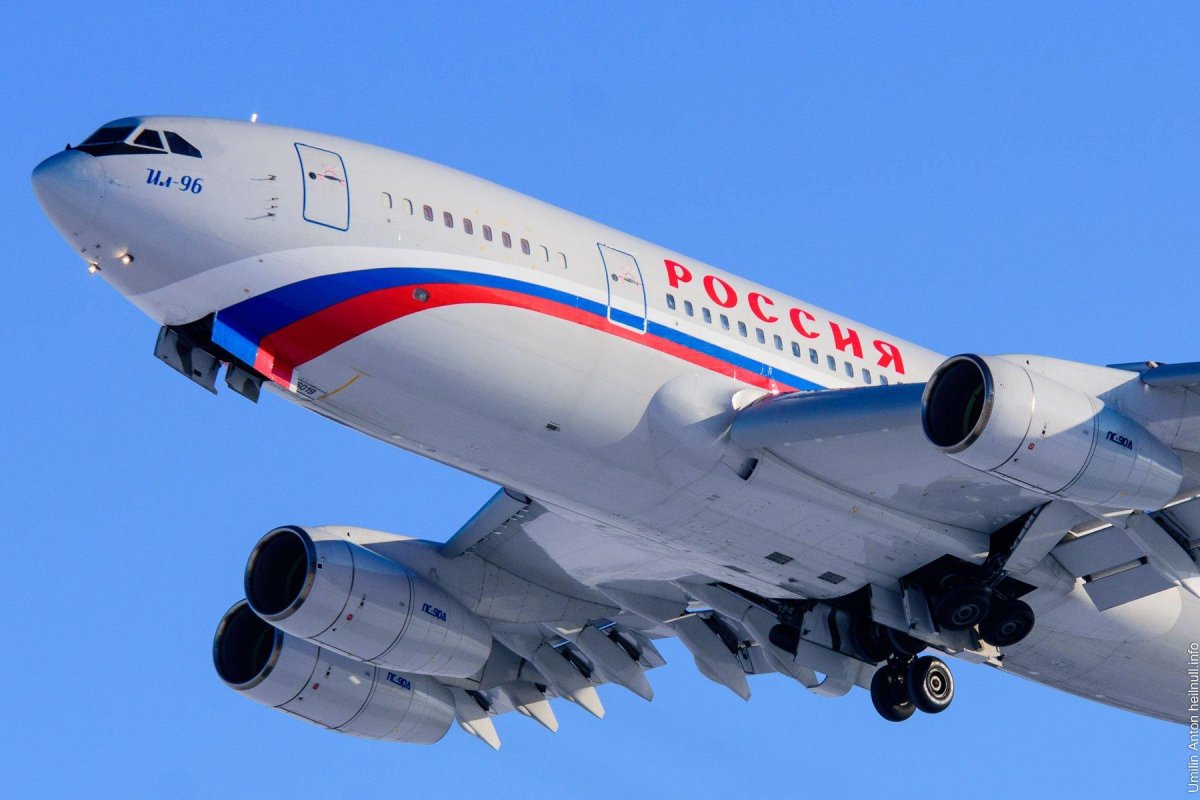 Самолет ил 96