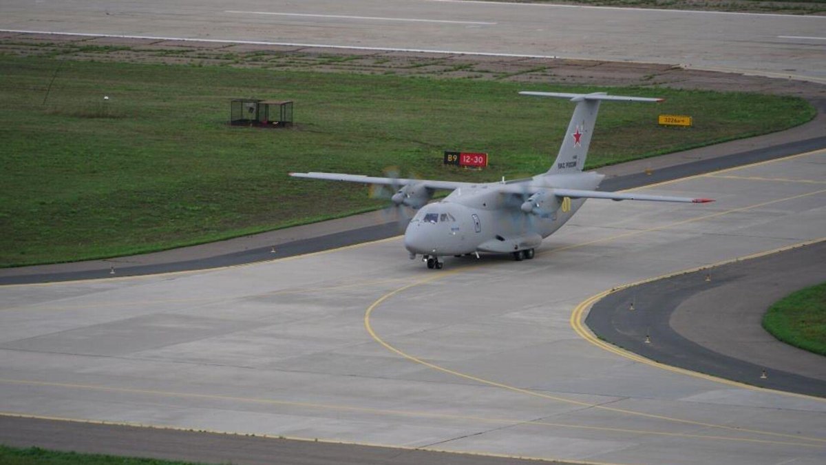 Ил-112в военно-транспортный самолёт